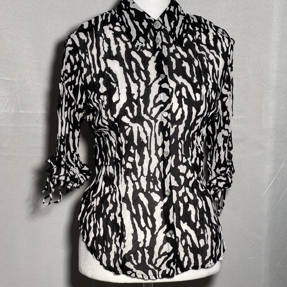 Caviar Chicos Petite S Black White Abstract Print Button Blouse Ruffle Sleeve